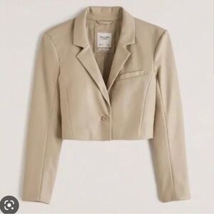 Final price ✨Abercrombie & fitch crop blazer